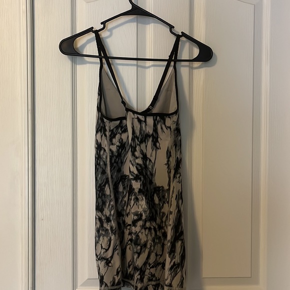 Lululemon crossback tank top with built in shelf bra size 8 - Picture 5 of 10